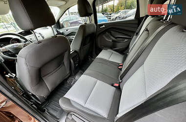 Позашляховик / Кросовер Ford Escape 2017 в  фото 15 Позашляховик / Кросовер Ford Escape 2017 в