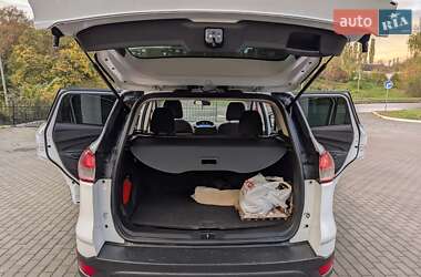 Позашляховик / Кросовер Ford Escape 2014 в 