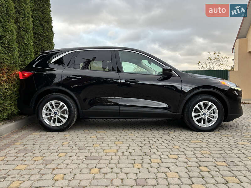 Позашляховик / Кросовер Ford Escape 2020 в Львові