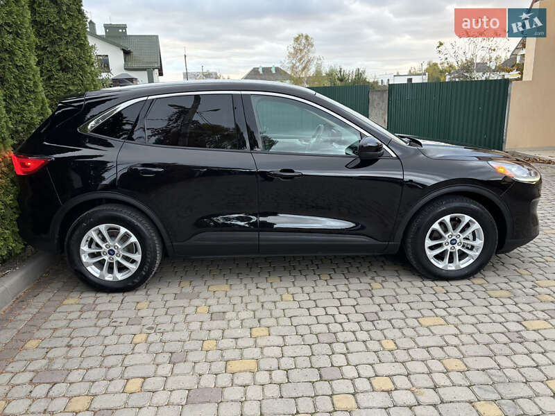 Позашляховик / Кросовер Ford Escape 2020 в Львові