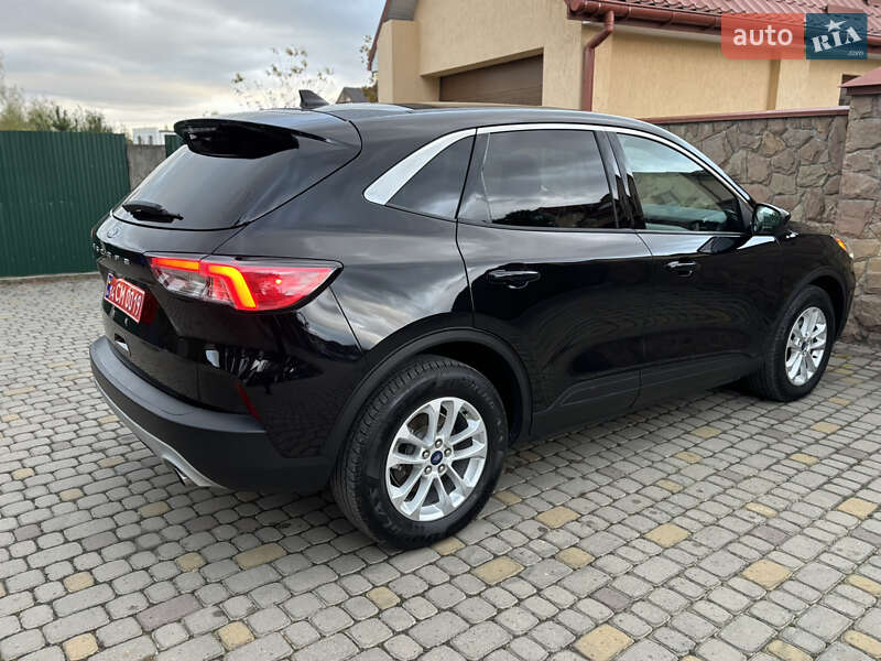 Позашляховик / Кросовер Ford Escape 2020 в Львові