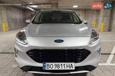 Внедорожник / Кроссовер Ford Escape 2019 в 