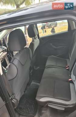 Позашляховик / Кросовер Ford Escape 2013 в 