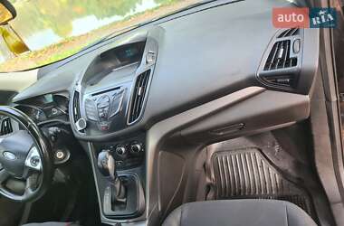 Позашляховик / Кросовер Ford Escape 2013 в 