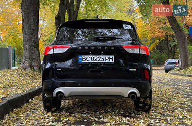 Внедорожник / Кроссовер Ford Escape 2020 в 