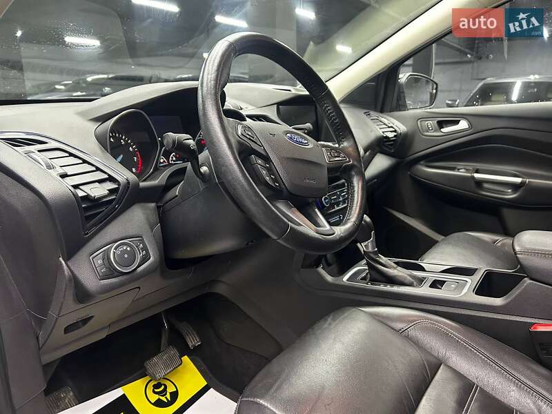 Внедорожник / Кроссовер Ford Escape 2018 в Черновцах