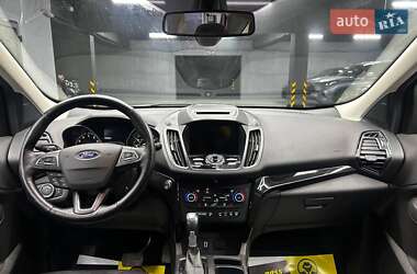 Внедорожник / Кроссовер Ford Escape 2018 в 
