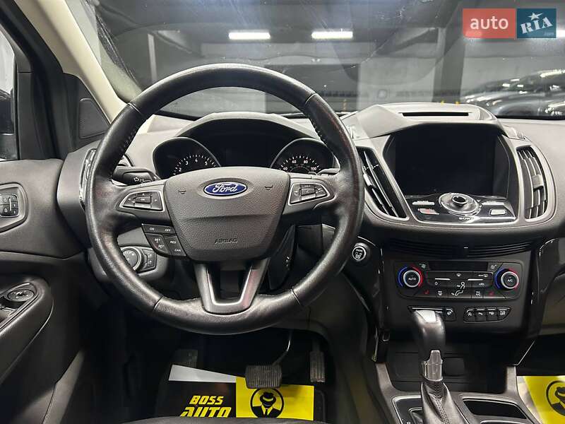 Внедорожник / Кроссовер Ford Escape 2018 в Черновцах