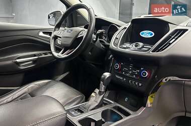 Внедорожник / Кроссовер Ford Escape 2018 в 