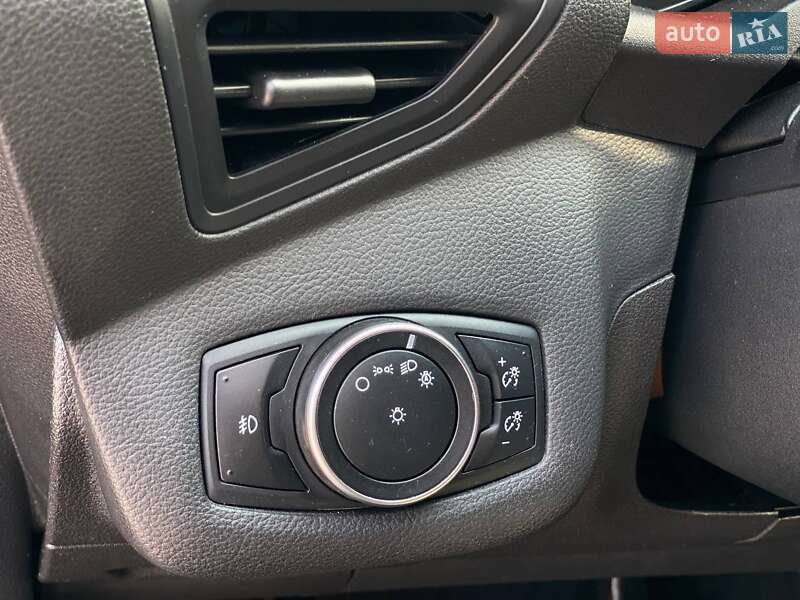 Позашляховик / Кросовер Ford Escape 2015 в Києві
