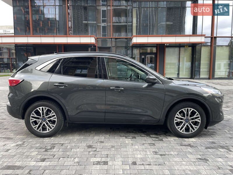 Внедорожник / Кроссовер Ford Escape 2019 в Киеве