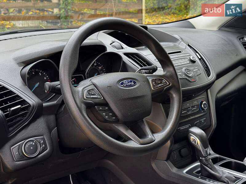Внедорожник / Кроссовер Ford Escape 2017 в Киеве