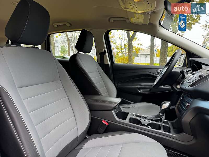 Внедорожник / Кроссовер Ford Escape 2017 в Киеве