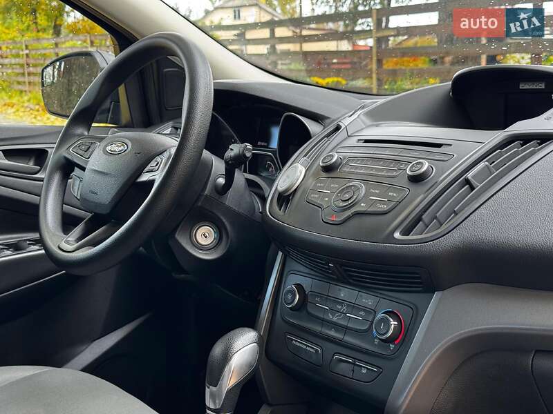 Внедорожник / Кроссовер Ford Escape 2017 в Киеве