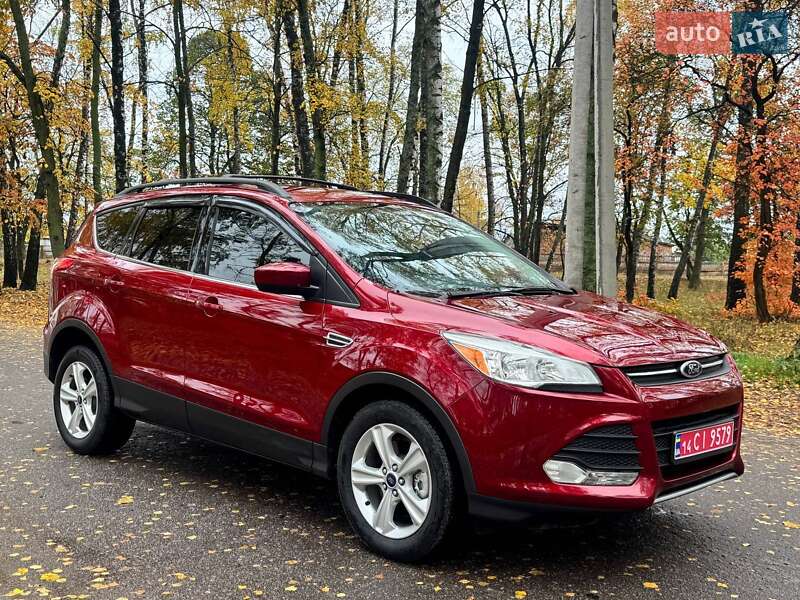 Внедорожник / Кроссовер Ford Escape 2015 в Ахтырке