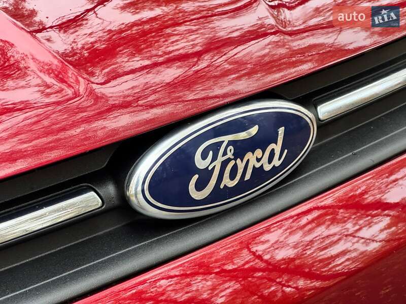 Внедорожник / Кроссовер Ford Escape 2015 в Ахтырке