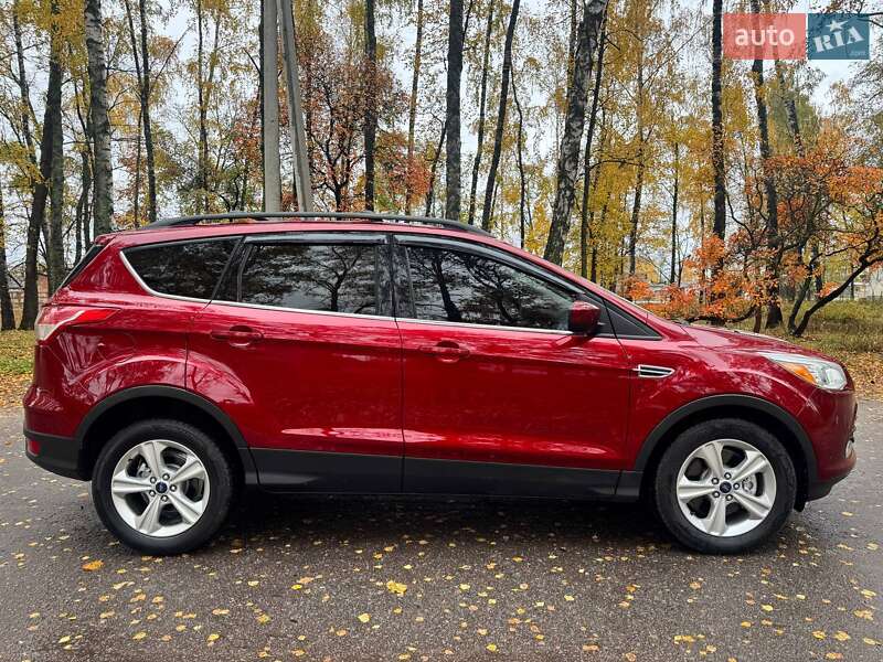 Внедорожник / Кроссовер Ford Escape 2015 в Ахтырке
