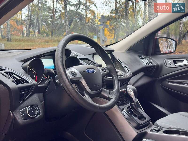 Внедорожник / Кроссовер Ford Escape 2015 в Ахтырке
