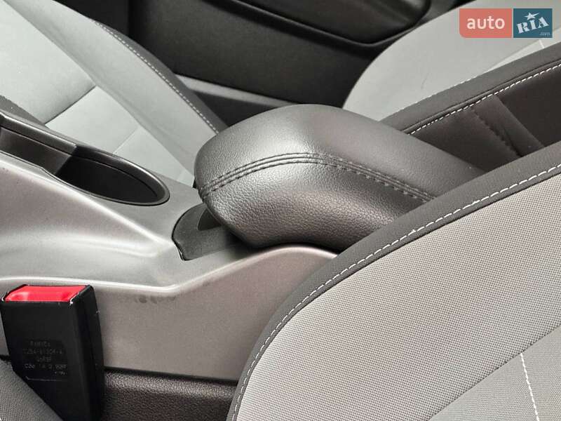 Внедорожник / Кроссовер Ford Escape 2015 в Ахтырке