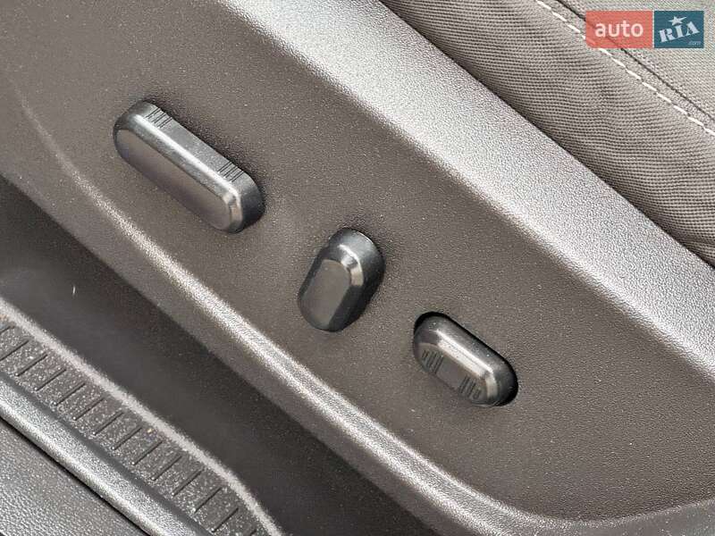 Внедорожник / Кроссовер Ford Escape 2015 в Ахтырке