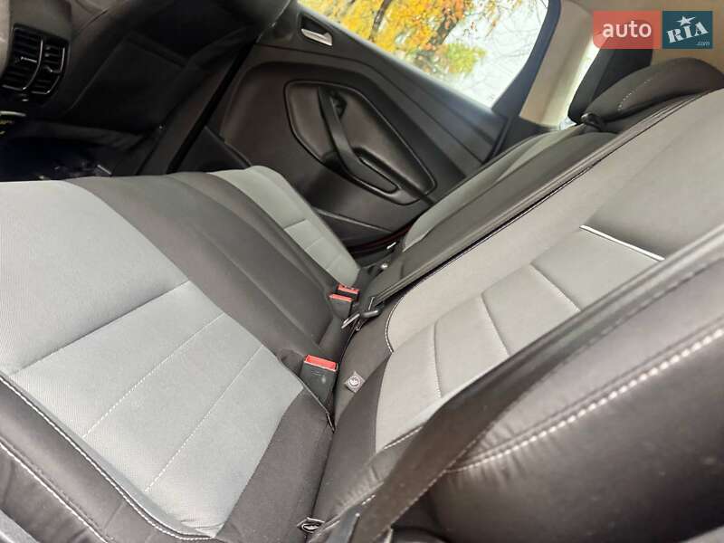 Внедорожник / Кроссовер Ford Escape 2015 в Ахтырке