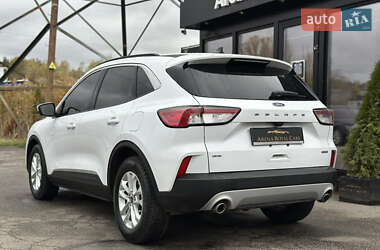 Внедорожник / Кроссовер Ford Escape 2020 в 