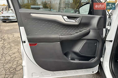 Внедорожник / Кроссовер Ford Escape 2020 в 