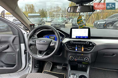 Внедорожник / Кроссовер Ford Escape 2020 в 