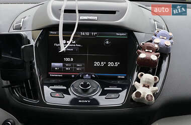 Позашляховик / Кросовер Ford Escape 2013 в 
