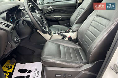 Позашляховик / Кросовер Ford Escape 2013 в 