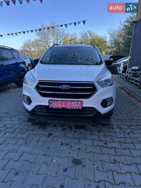 Внедорожник / Кроссовер Ford Escape 2016 в Черновцах