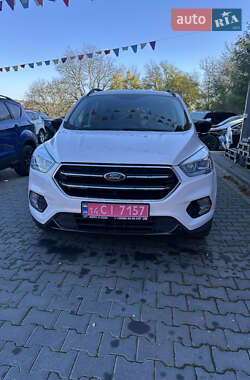 Позашляховик / Кросовер Ford Escape 2016 в  фото 2 Позашляховик / Кросовер Ford Escape 2016 в