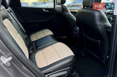Позашляховик / Кросовер Ford Escape 2021 в  фото 26 Позашляховик / Кросовер Ford Escape 2021 в