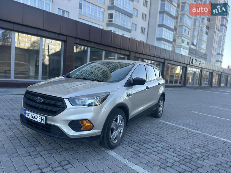 Внедорожник / Кроссовер Ford Escape 2018 в Ивано-Франковске