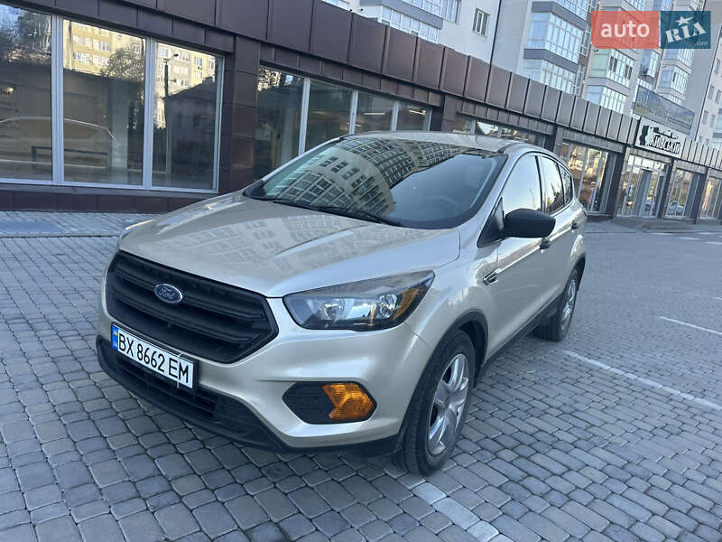 Внедорожник / Кроссовер Ford Escape 2018 в Ивано-Франковске