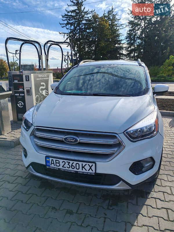 Внедорожник / Кроссовер Ford Escape 2018 в Ладыжине