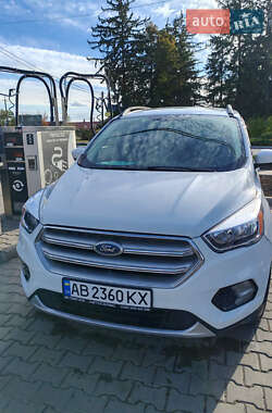 Внедорожник / Кроссовер Ford Escape 2018 в 