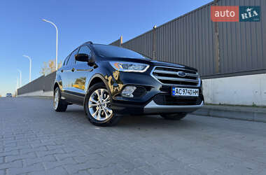 Позашляховик / Кросовер Ford Escape 2017 в  фото 4 Позашляховик / Кросовер Ford Escape 2017 в