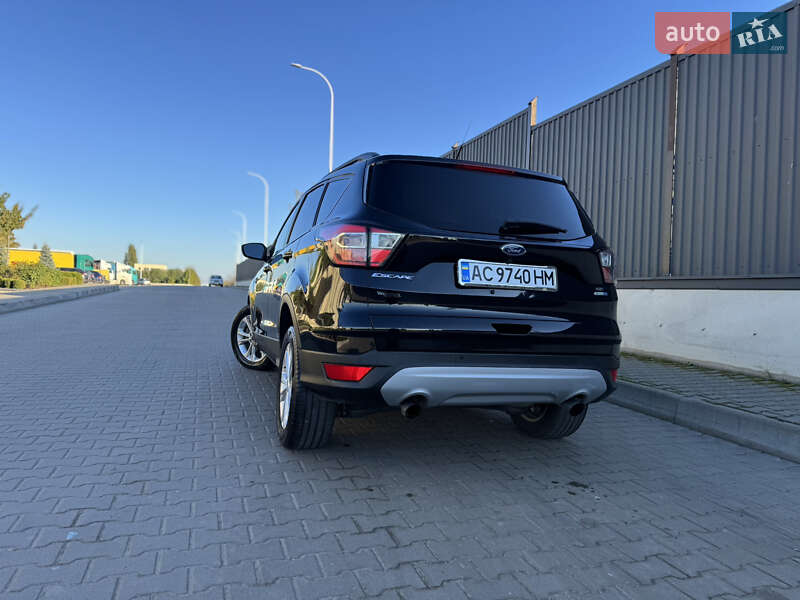 Внедорожник / Кроссовер Ford Escape 2017 в Луцке