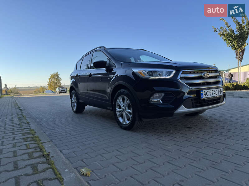Внедорожник / Кроссовер Ford Escape 2017 в Луцке