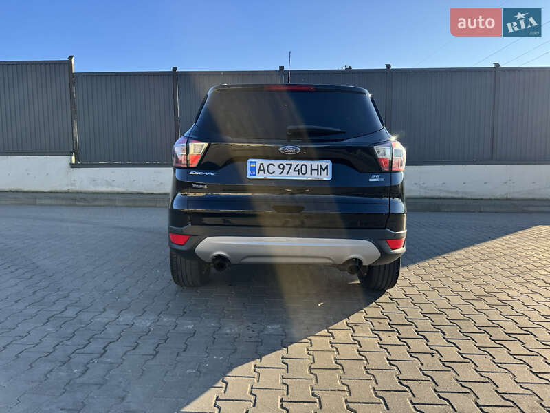 Внедорожник / Кроссовер Ford Escape 2017 в Луцке