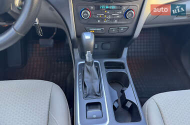 Позашляховик / Кросовер Ford Escape 2017 в  фото 50 Позашляховик / Кросовер Ford Escape 2017 в