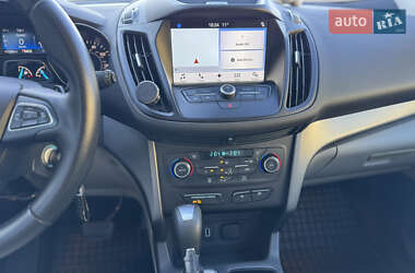 Позашляховик / Кросовер Ford Escape 2017 в  фото 51 Позашляховик / Кросовер Ford Escape 2017 в