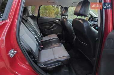 Позашляховик / Кросовер Ford Escape 2017 в 