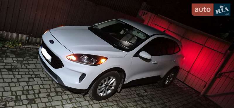 Внедорожник / Кроссовер Ford Escape 2021 в Кривом Роге