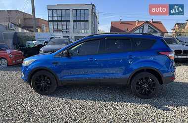 Внедорожник / Кроссовер Ford Escape 2016 в 