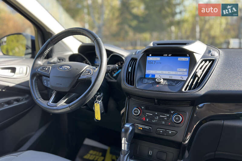 Внедорожник / Кроссовер Ford Escape 2018 в Львове