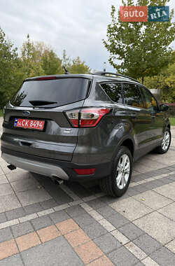 Позашляховик / Кросовер Ford Escape 2018 в  фото 4 Позашляховик / Кросовер Ford Escape 2018 в