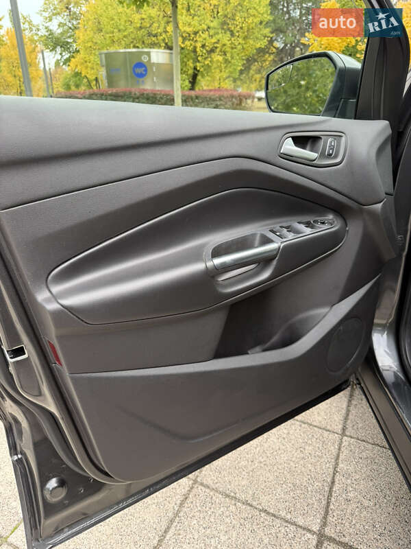 Внедорожник / Кроссовер Ford Escape 2018 в Днепре