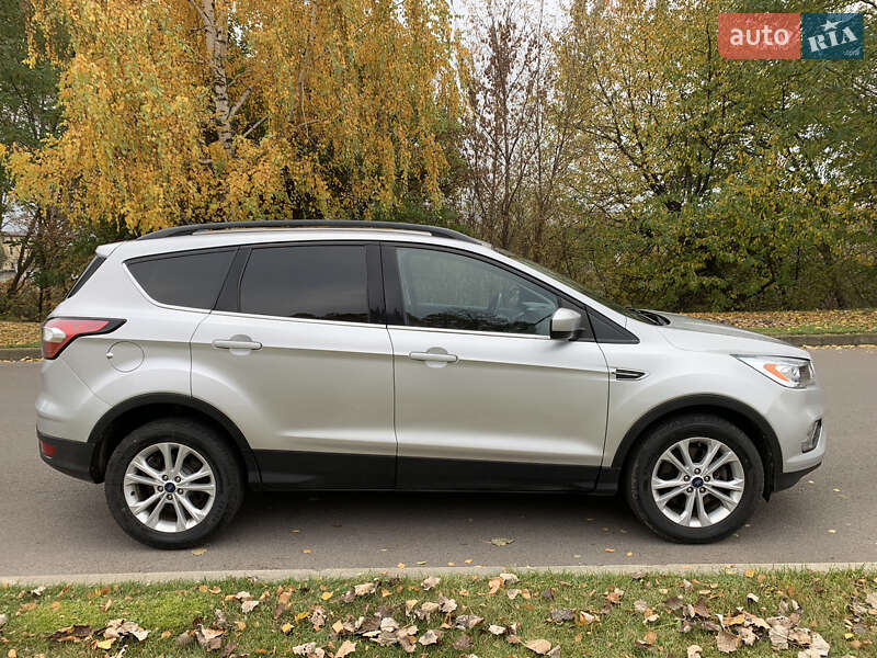 Внедорожник / Кроссовер Ford Escape 2018 в Киеве
